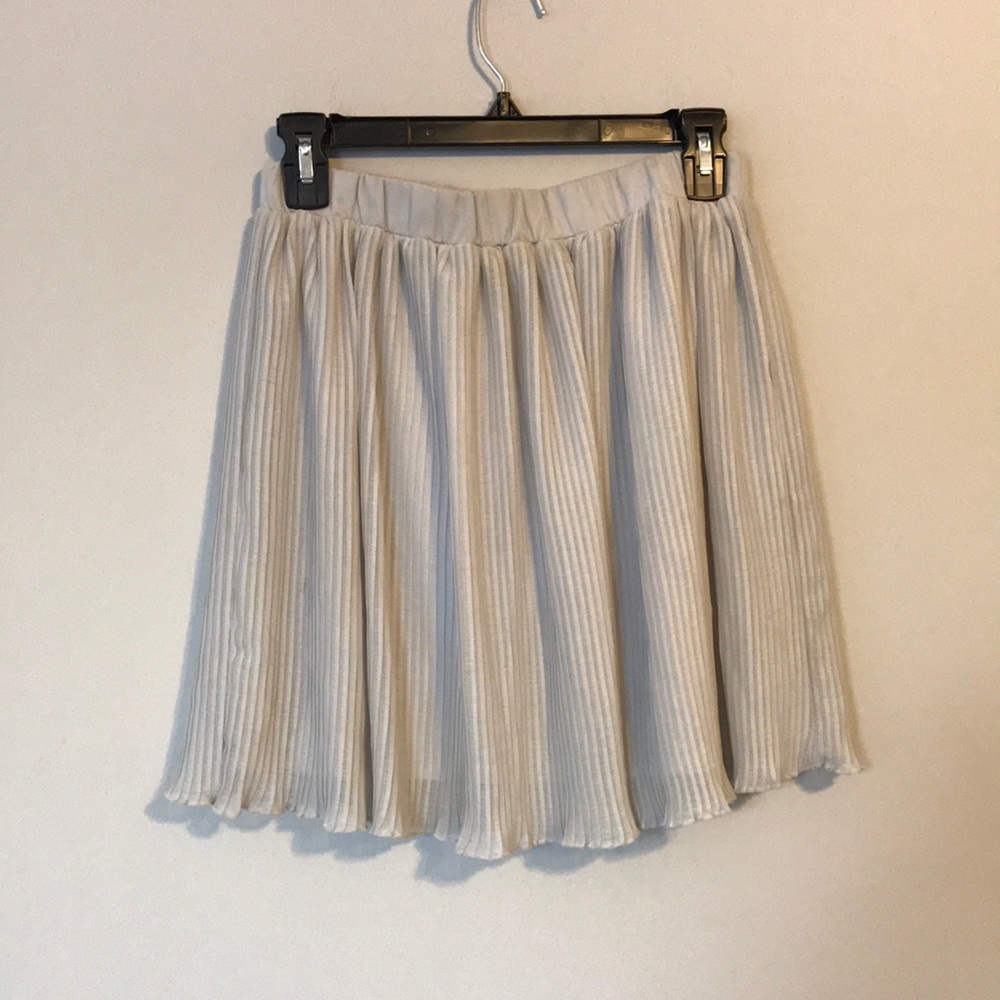 Pleated Light Grey Skirt - Picture 1 of 1